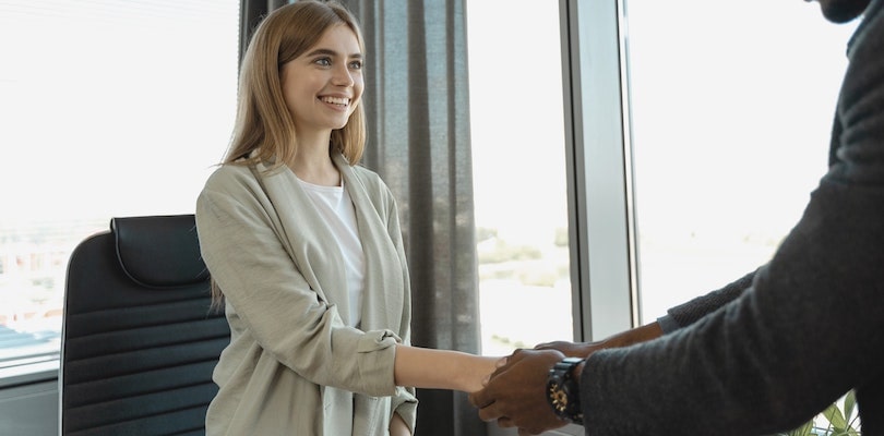Comment faire sa lettre de motivation ? Rencontre entre un candidat et un recruteur
