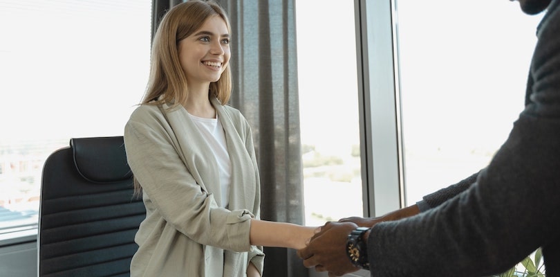 Rencontre entre un candidat et un recruteur