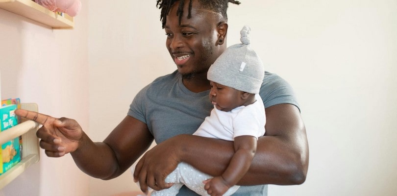 La lettre d’acceptation du congé parental par l'employeur Père s'occupant de son enfant durant son congé parental