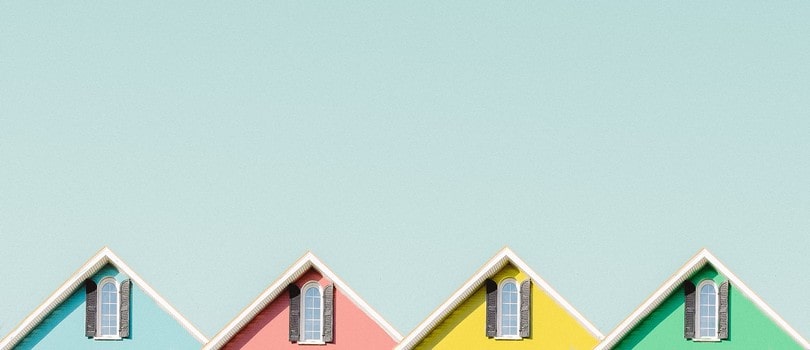 Louer son appartement ou sa maison : toutes les étapes Toits de maisons colorées - louer son bien immobilier